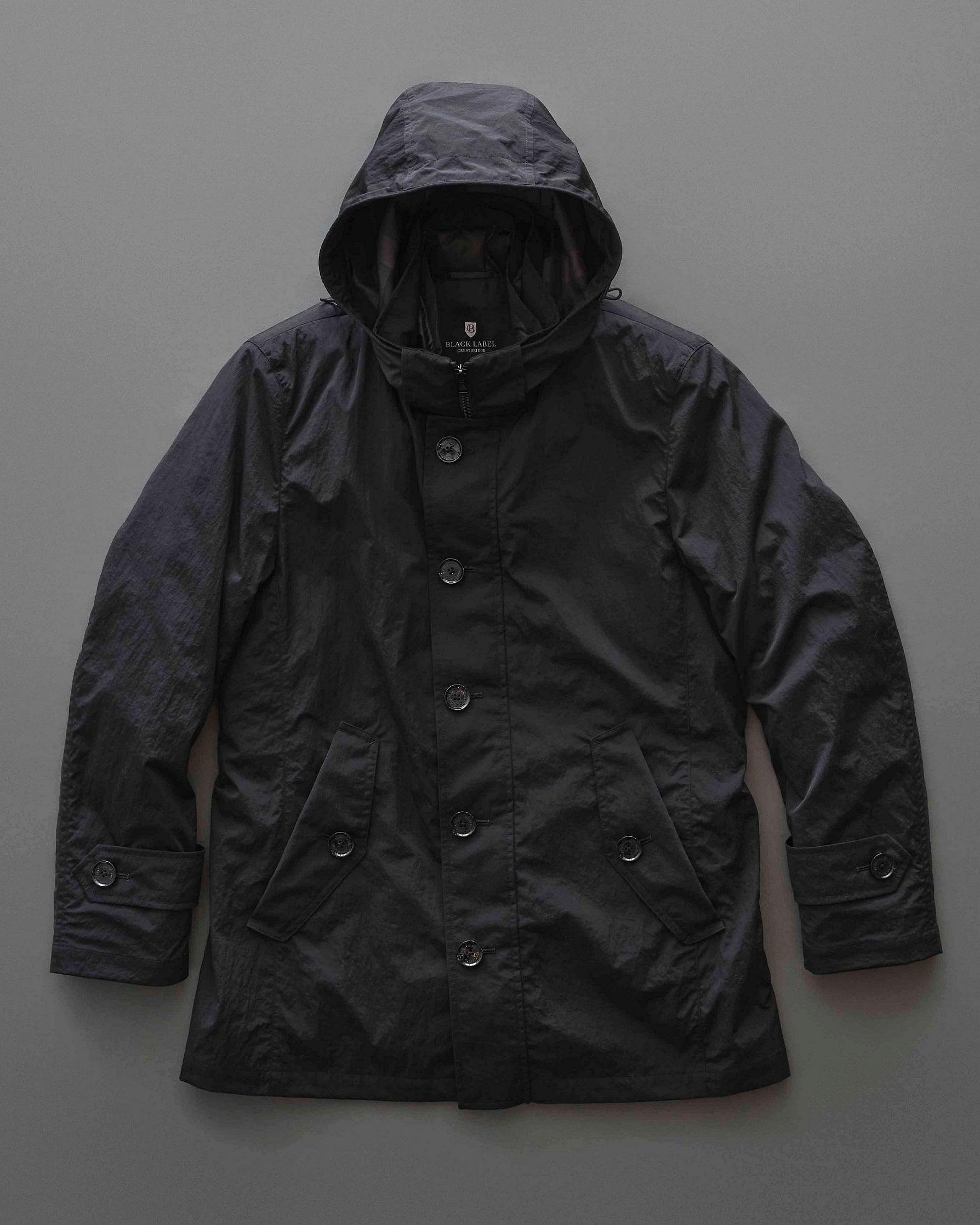 深い黒を追求した独自開発生地「BLACK OF BLACKs」2025年秋冬の新作